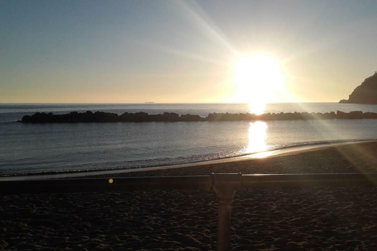 Un Gioiello Con Vista Mare Villa Moneglia Eksteriør billede